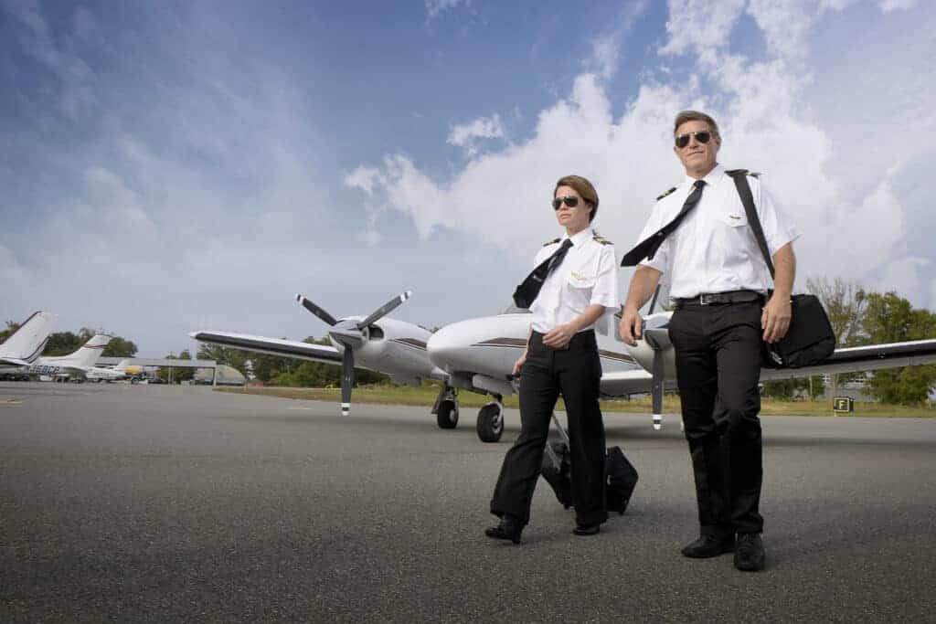 airline pilot pay